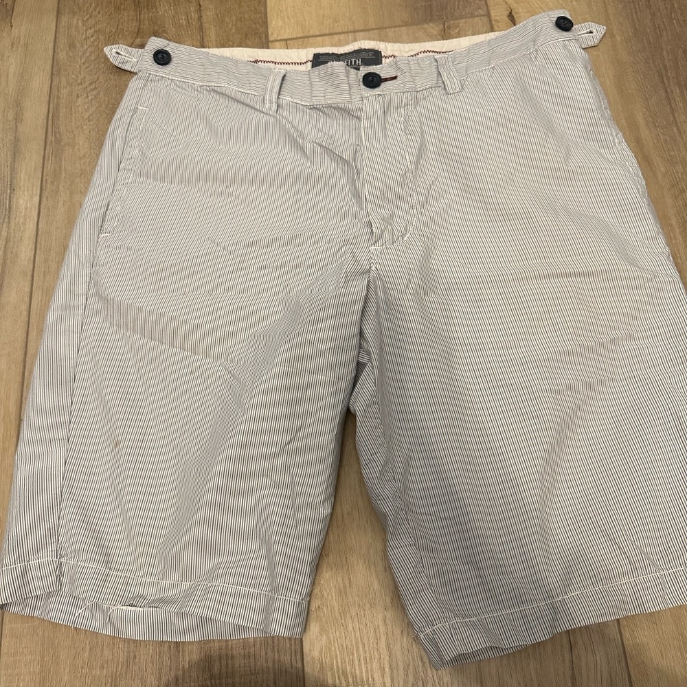 🌀Griffith men’s blue striped fitted casual shorts size 34